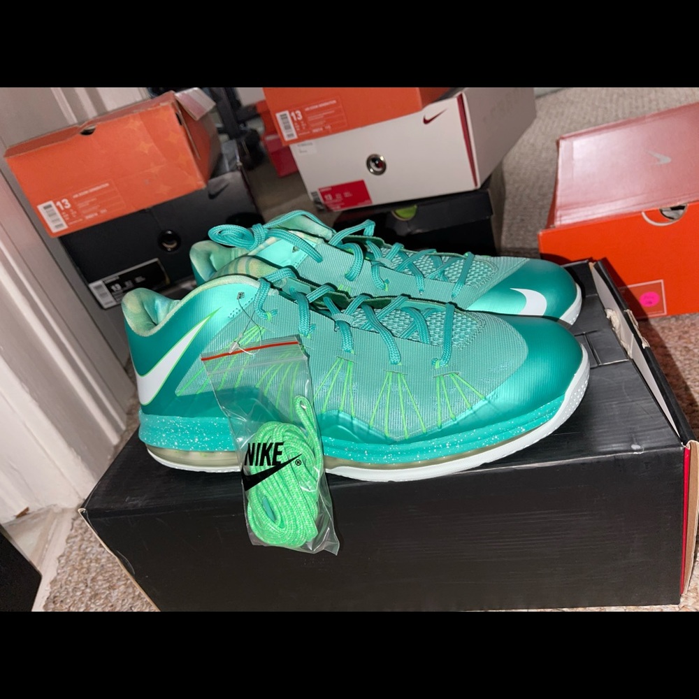 Nike Lebron low Easter